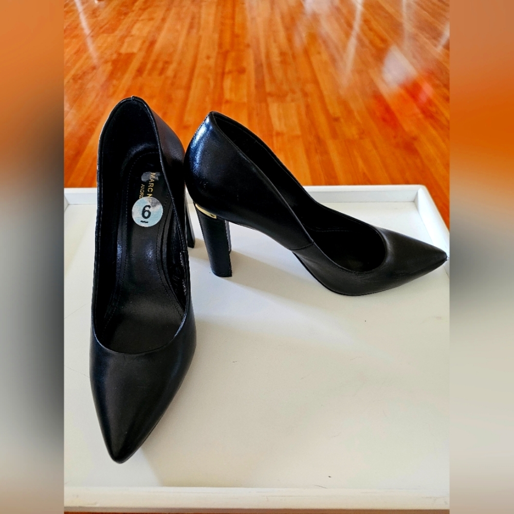 Andrew Marc New York Racee Black Block Heeled Shoes, size 6
